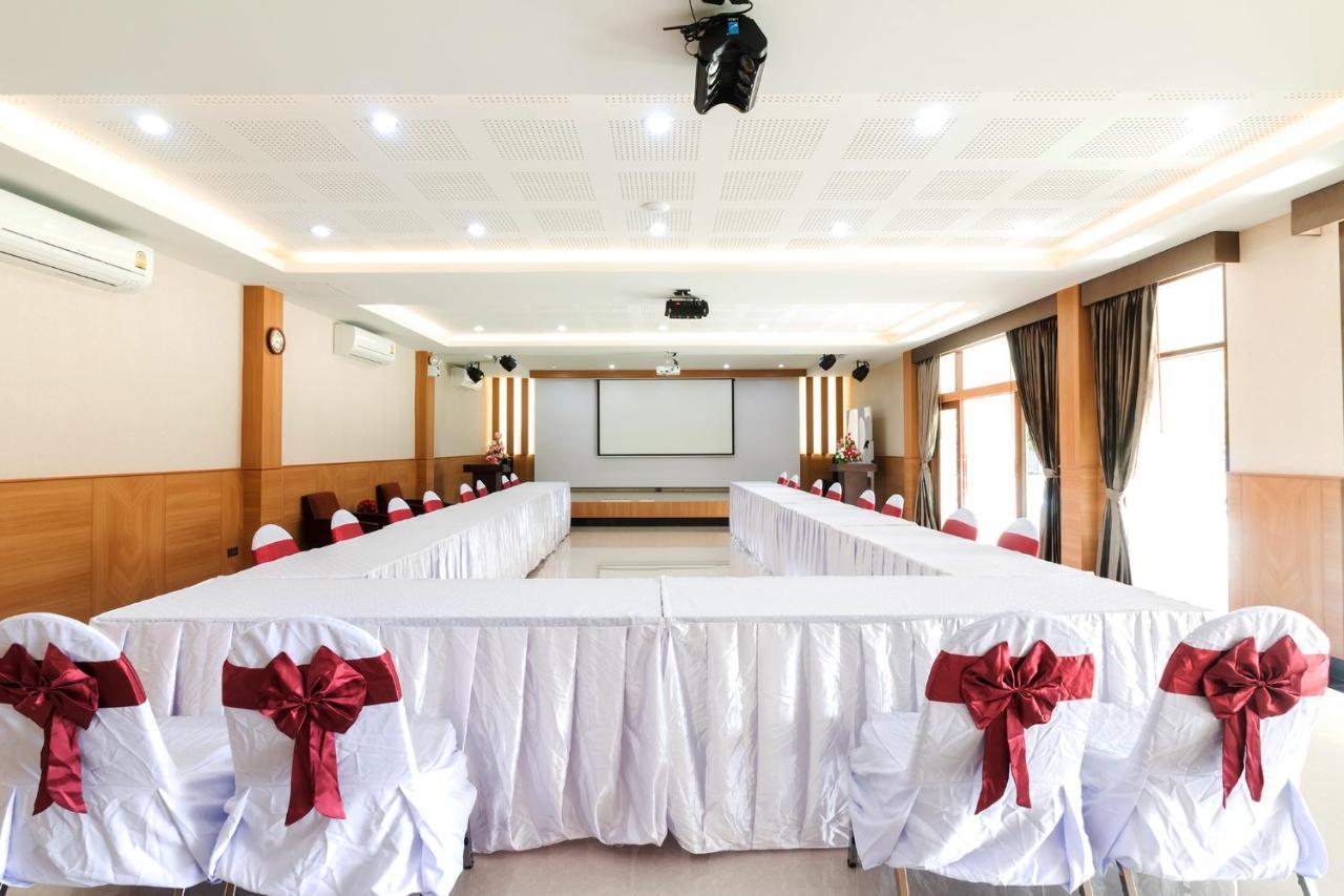 Au Place Hotel Loei Bagian luar foto