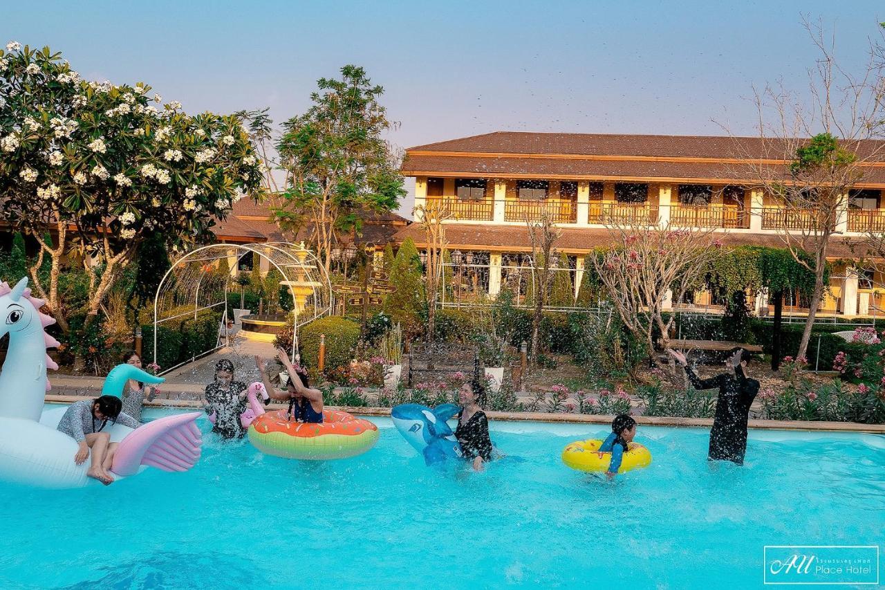 Au Place Hotel Loei Bagian luar foto