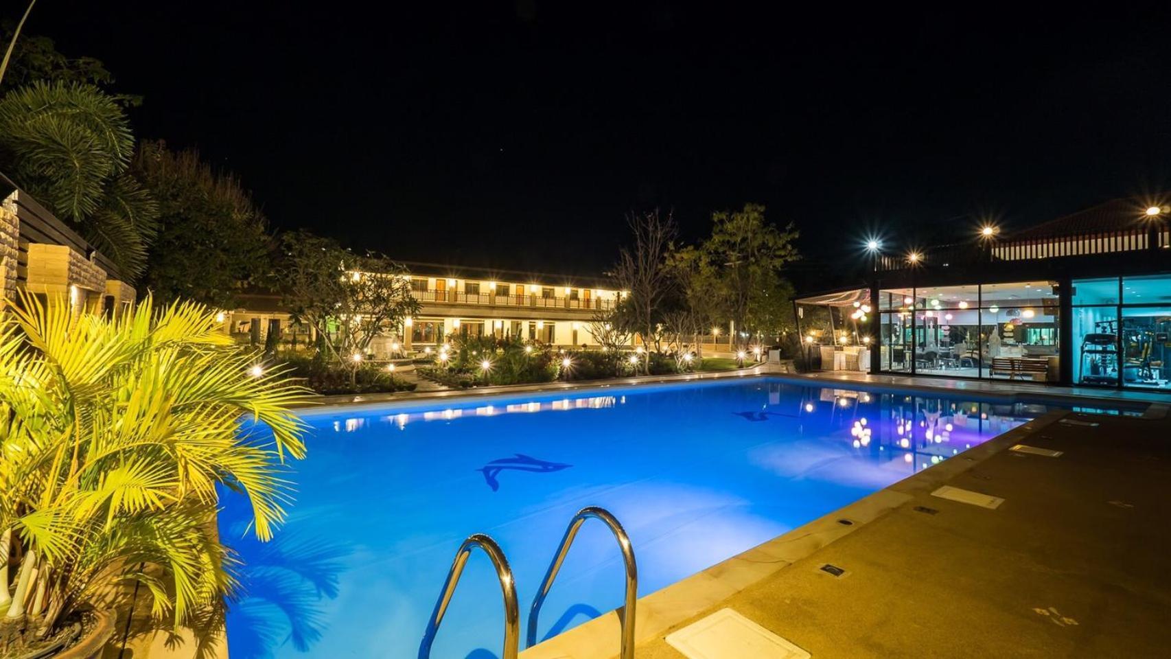 Au Place Hotel Loei Bagian luar foto